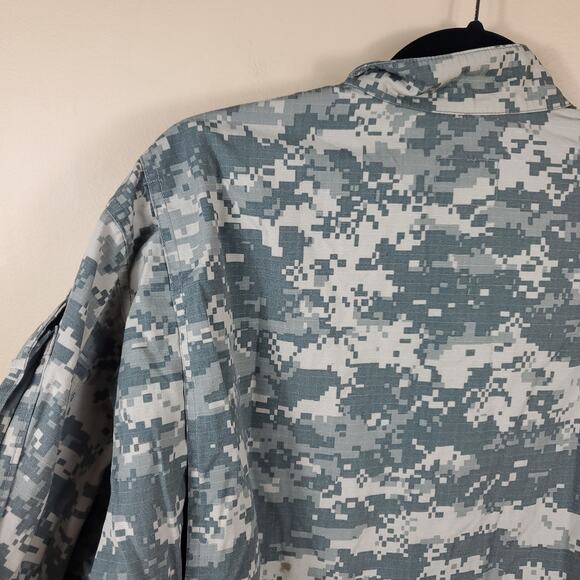 Army Combat Uniform Coat in Digital Camo Size Large Regular - Picture 7 of 12